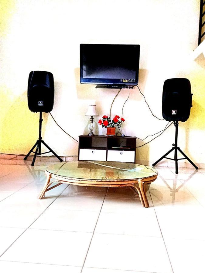 Villa Brastagi Resort Jalan Mimpin Tua Blok C No. 41 Berastagi Dış mekan fotoğraf